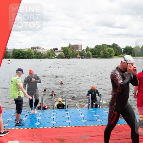 16.06.2024 - 7 Türme Triathlon MichiJ http://msf.ph/oto/6268933 16.06.2024 11:56:49 Schwimmen 374, 382, 391, 404, 410, 413, 481, 495, 523, 535, 541, 548, 575, 594 meine-sportfotos.de