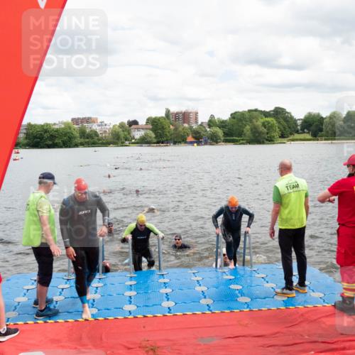 16.06.2024 - 7 Türme Triathlon MichiJ http://msf.ph/oto/6268935 16.06.2024 11:56:50 Schwimmen 317, 374, 382, 391, 404, 410, 413, 481, 495, 523, 535, 541, 548, 575, 594 meine-sportfotos.de