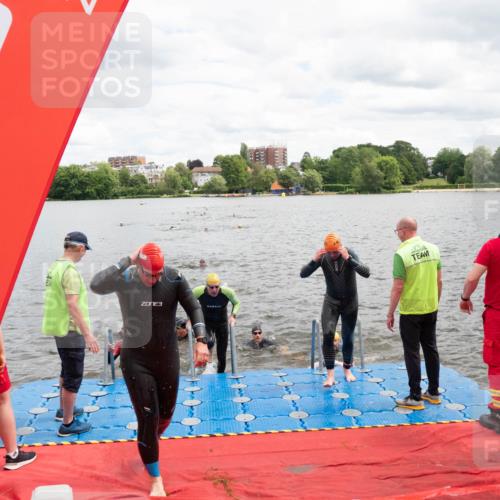16.06.2024 - 7 Türme Triathlon MichiJ http://msf.ph/oto/6268937 16.06.2024 11:56:51 Schwimmen 317, 374, 382, 391, 404, 410, 413, 481, 495, 523, 535, 541, 548, 575, 594 meine-sportfotos.de