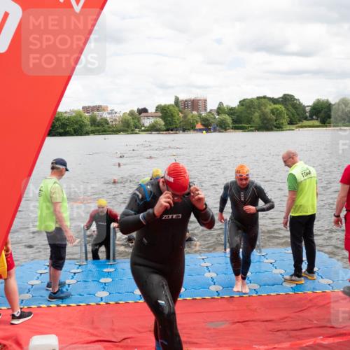 16.06.2024 - 7 Türme Triathlon MichiJ http://msf.ph/oto/6268941 16.06.2024 11:56:52 Schwimmen 317, 374, 382, 391, 404, 410, 481, 495, 523, 535, 541, 548, 575, 594 meine-sportfotos.de