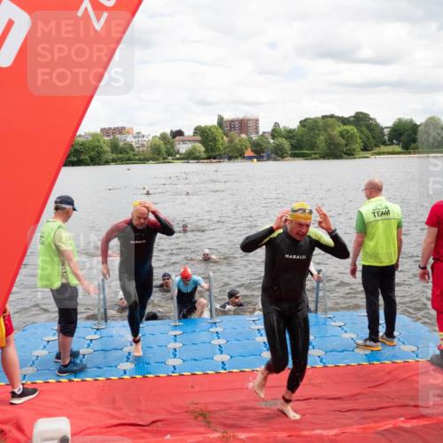16.06.2024 - 7 Türme Triathlon MichiJ http://msf.ph/oto/6268953 16.06.2024 11:56:54 Schwimmen 317, 374, 382, 391, 404, 410, 481, 523, 535, 541, 548, 560, 575, 594 meine-sportfotos.de