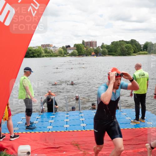 16.06.2024 - 7 Türme Triathlon MichiJ http://msf.ph/oto/6268969 16.06.2024 11:56:58 Schwimmen 317, 344, 374, 382, 391, 404, 410, 481, 523, 535, 541, 548, 560, 575, 594 meine-sportfotos.de