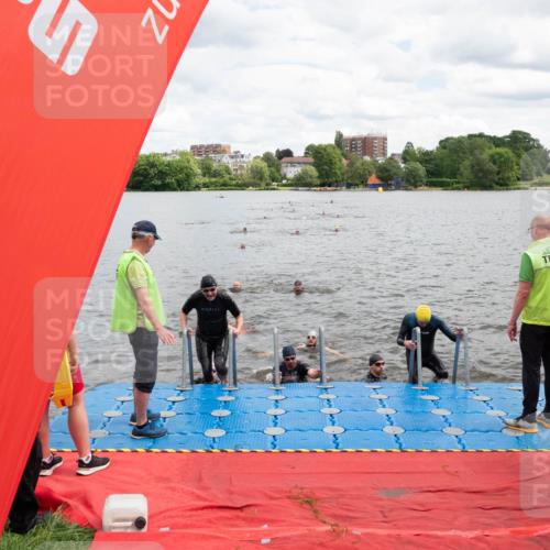 16.06.2024 - 7 Türme Triathlon MichiJ http://msf.ph/oto/6268976 16.06.2024 11:56:59 Schwimmen 317, 344, 374, 391, 410, 481, 523, 535, 541, 548, 560, 575, 594 meine-sportfotos.de