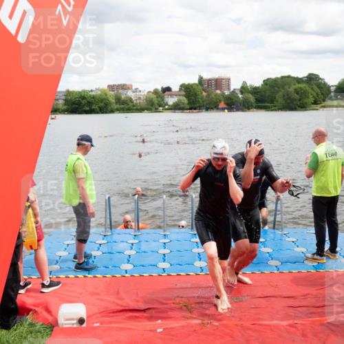 16.06.2024 - 7 Türme Triathlon MichiJ http://msf.ph/oto/6269004 16.06.2024 11:57:05 Schwimmen 317, 344, 410, 523, 535, 541, 548, 560, 575 meine-sportfotos.de