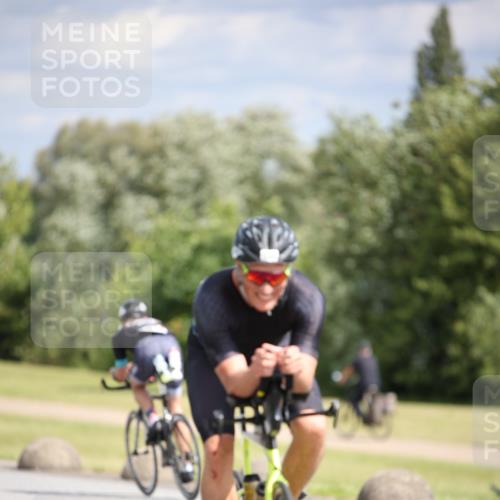 16.06.2024 - 26. Vierlanden-Triathlon Jannik Wohlers http://msf.ph/oto/6269007 16.06.2024 10:56:42 Radfahren 133, 145, 197, 198, 212 meine-sportfotos.de