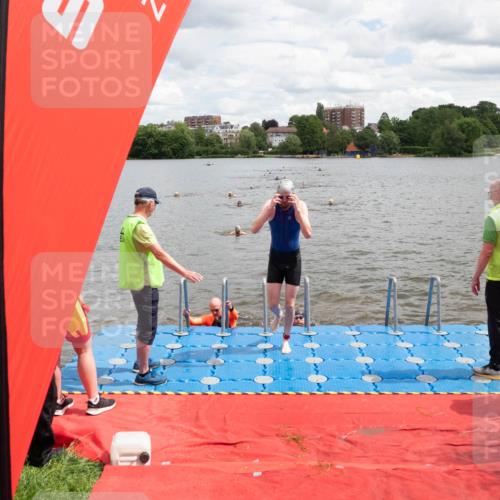 16.06.2024 - 7 Türme Triathlon MichiJ http://msf.ph/oto/6269031 16.06.2024 11:57:12 Schwimmen 317, 344, 475, 523, 535, 541, 548, 560, 575 meine-sportfotos.de