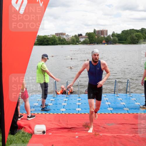 16.06.2024 - 7 Türme Triathlon MichiJ http://msf.ph/oto/6269034 16.06.2024 11:57:13 Schwimmen 317, 344, 475, 523, 535, 541, 548, 560, 575 meine-sportfotos.de