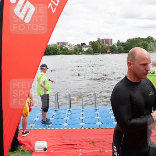16.06.2024 - 7 Türme Triathlon MichiJ http://msf.ph/oto/6269070 16.06.2024 11:57:25 Schwimmen 317, 344, 407, 475, 549, 560 meine-sportfotos.de