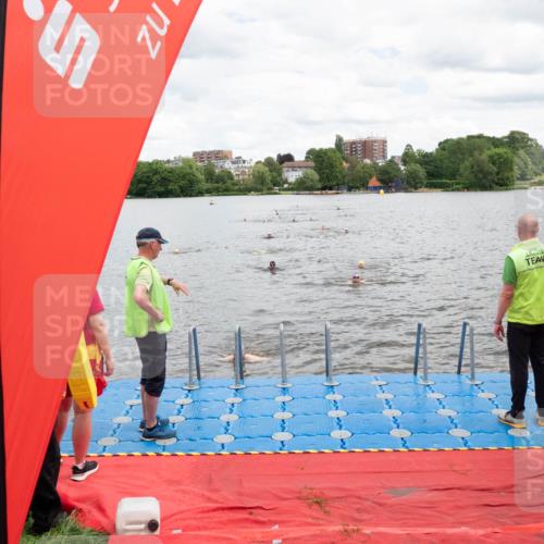 16.06.2024 - 7 Türme Triathlon MichiJ http://msf.ph/oto/6269074 16.06.2024 11:57:26 Schwimmen 317, 344, 407, 475, 525, 549, 560 meine-sportfotos.de