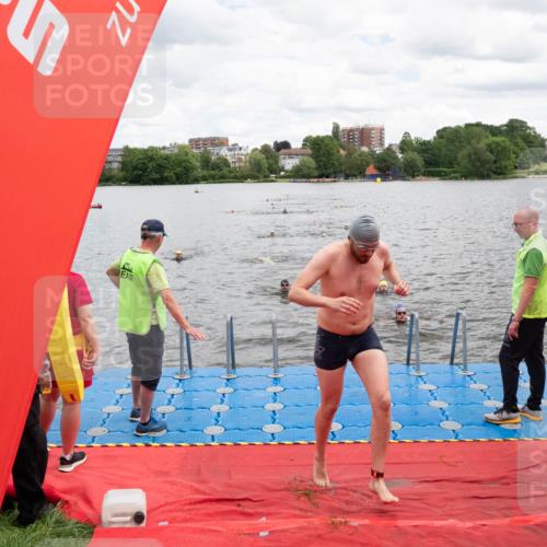 16.06.2024 - 7 Türme Triathlon MichiJ http://msf.ph/oto/6269082 16.06.2024 11:57:36 Schwimmen 317, 344, 375, 377, 407, 475, 525, 549, 560 meine-sportfotos.de