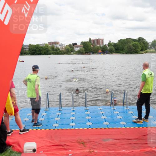 16.06.2024 - 7 Türme Triathlon MichiJ http://msf.ph/oto/6269101 16.06.2024 11:57:40 Schwimmen 344, 375, 377, 407, 475, 525, 549, 560 meine-sportfotos.de