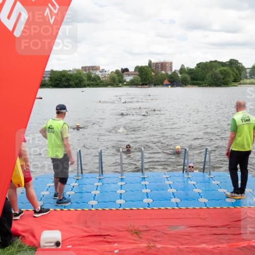 16.06.2024 - 7 Türme Triathlon MichiJ http://msf.ph/oto/6269106 16.06.2024 11:57:41 Schwimmen 344, 375, 377, 407, 475, 525, 549 meine-sportfotos.de