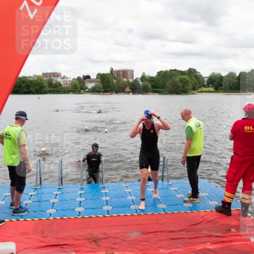 16.06.2024 - 7 Türme Triathlon MichiJ http://msf.ph/oto/6269124 16.06.2024 11:57:51 Schwimmen 375, 377, 407, 455, 475, 525, 549, 590 meine-sportfotos.de