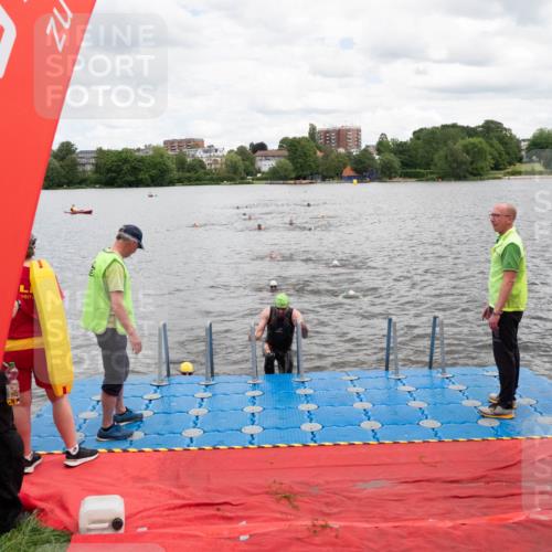 16.06.2024 - 7 Türme Triathlon MichiJ http://msf.ph/oto/6269151 16.06.2024 11:57:59 Schwimmen 375, 377, 407, 455, 525, 549, 590 meine-sportfotos.de