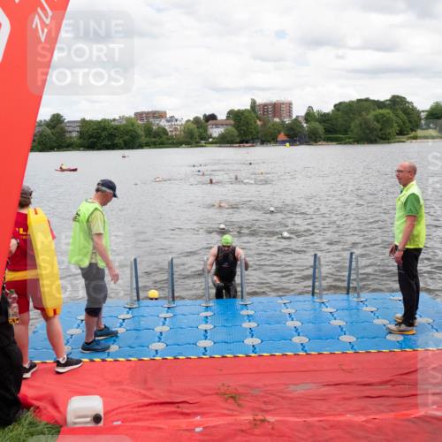 16.06.2024 - 7 Türme Triathlon MichiJ http://msf.ph/oto/6269153 16.06.2024 11:57:59 Schwimmen 375, 377, 407, 455, 525, 549, 590 meine-sportfotos.de
