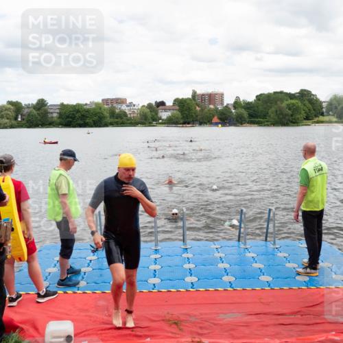 16.06.2024 - 7 Türme Triathlon MichiJ http://msf.ph/oto/6269192 16.06.2024 11:58:05 Schwimmen 375, 377, 455, 525, 590 meine-sportfotos.de