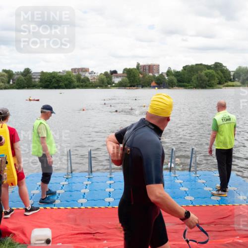 16.06.2024 - 7 Türme Triathlon MichiJ http://msf.ph/oto/6269210 16.06.2024 11:58:07 Schwimmen 375, 377, 455, 525, 590 meine-sportfotos.de