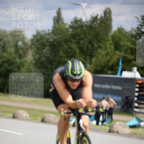 16.06.2024 - 26. Vierlanden-Triathlon Jannik Wohlers http://msf.ph/oto/6269256 16.06.2024 10:58:56 Radfahren 57, 114, 206 meine-sportfotos.de