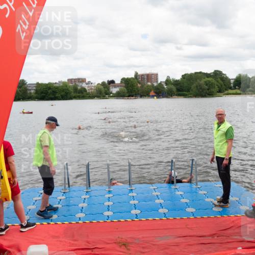 16.06.2024 - 7 Türme Triathlon MichiJ http://msf.ph/oto/6269274 16.06.2024 11:58:22 Schwimmen 455, 545, 590 meine-sportfotos.de