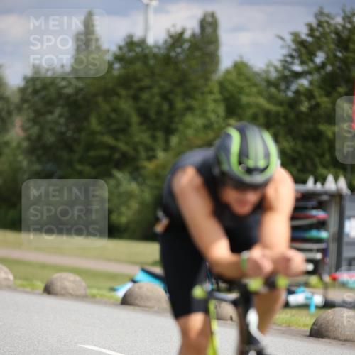 16.06.2024 - 26. Vierlanden-Triathlon Jannik Wohlers http://msf.ph/oto/6269276 16.06.2024 10:58:56 Radfahren 57, 114, 206 meine-sportfotos.de