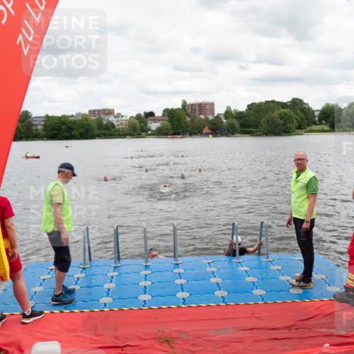 16.06.2024 - 7 Türme Triathlon MichiJ http://msf.ph/oto/6269280 16.06.2024 11:58:22 Schwimmen 455, 545, 590 meine-sportfotos.de