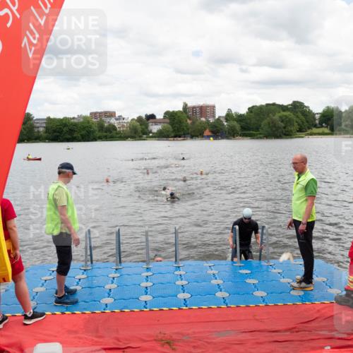 16.06.2024 - 7 Türme Triathlon MichiJ http://msf.ph/oto/6269282 16.06.2024 11:58:23 Schwimmen 455, 545, 590 meine-sportfotos.de