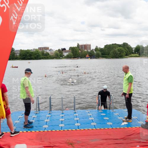 16.06.2024 - 7 Türme Triathlon MichiJ http://msf.ph/oto/6269285 16.06.2024 11:58:23 Schwimmen 455, 545, 590 meine-sportfotos.de