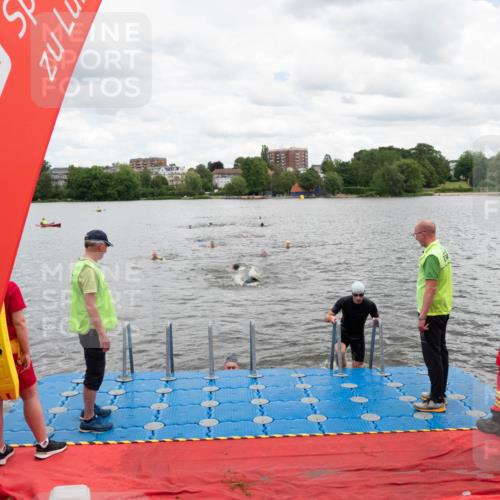 16.06.2024 - 7 Türme Triathlon MichiJ http://msf.ph/oto/6269291 16.06.2024 11:58:23 Schwimmen 455, 545, 590 meine-sportfotos.de