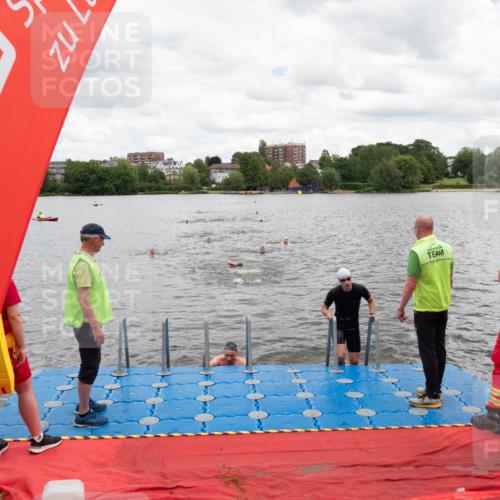 16.06.2024 - 7 Türme Triathlon MichiJ http://msf.ph/oto/6269295 16.06.2024 11:58:24 Schwimmen 455, 545, 590 meine-sportfotos.de