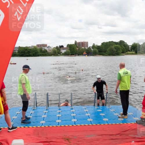 16.06.2024 - 7 Türme Triathlon MichiJ http://msf.ph/oto/6269297 16.06.2024 11:58:24 Schwimmen 455, 545, 590 meine-sportfotos.de