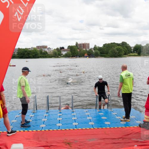 16.06.2024 - 7 Türme Triathlon MichiJ http://msf.ph/oto/6269300 16.06.2024 11:58:24 Schwimmen 455, 545, 590 meine-sportfotos.de