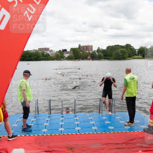 16.06.2024 - 7 Türme Triathlon MichiJ http://msf.ph/oto/6269309 16.06.2024 11:58:25 Schwimmen 409, 455, 545, 590 meine-sportfotos.de