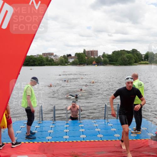 16.06.2024 - 7 Türme Triathlon MichiJ http://msf.ph/oto/6269339 16.06.2024 11:58:27 Schwimmen 409, 455, 466, 545, 590 meine-sportfotos.de