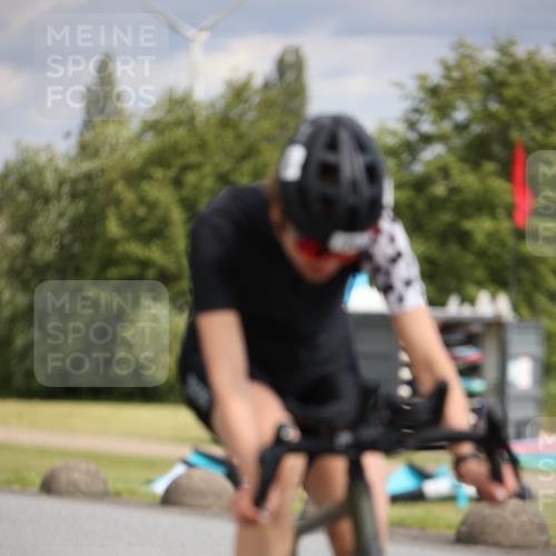 16.06.2024 - 26. Vierlanden-Triathlon Jannik Wohlers http://msf.ph/oto/6269364 16.06.2024 10:59:17 Radfahren 134, 147, 186 meine-sportfotos.de