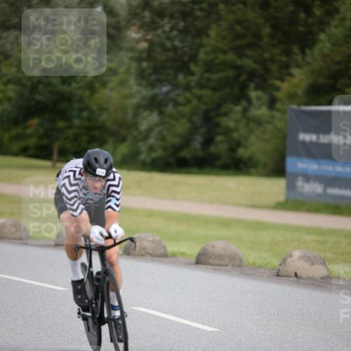 16.06.2024 - 26. Vierlanden-Triathlon Jannik Wohlers http://msf.ph/oto/6269438 16.06.2024 11:00:41 Radfahren 112, 218 meine-sportfotos.de