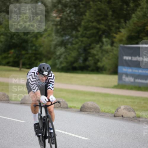 16.06.2024 - 26. Vierlanden-Triathlon Jannik Wohlers http://msf.ph/oto/6269439 16.06.2024 11:00:41 Radfahren 112, 218 meine-sportfotos.de
