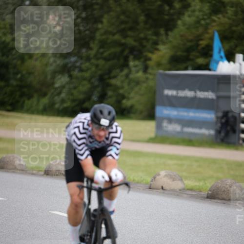16.06.2024 - 26. Vierlanden-Triathlon Jannik Wohlers http://msf.ph/oto/6269445 16.06.2024 11:00:42 Radfahren 10, 112, 218 meine-sportfotos.de