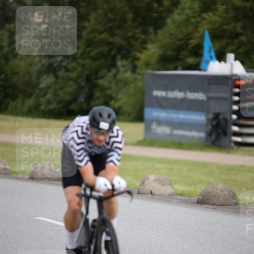 16.06.2024 - 26. Vierlanden-Triathlon Jannik Wohlers http://msf.ph/oto/6269446 16.06.2024 11:00:42 Radfahren 10, 112, 218 meine-sportfotos.de