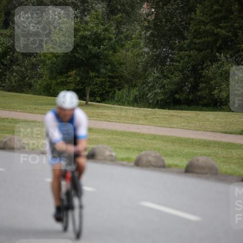 16.06.2024 - 26. Vierlanden-Triathlon Jannik Wohlers http://msf.ph/oto/6269451 16.06.2024 11:00:45 Radfahren 10, 52, 218 meine-sportfotos.de