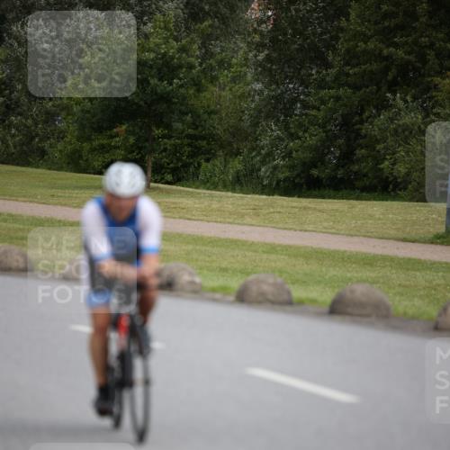 16.06.2024 - 26. Vierlanden-Triathlon Jannik Wohlers http://msf.ph/oto/6269452 16.06.2024 11:00:45 Radfahren 10, 52, 218 meine-sportfotos.de