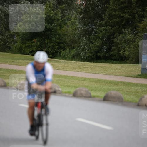 16.06.2024 - 26. Vierlanden-Triathlon Jannik Wohlers http://msf.ph/oto/6269453 16.06.2024 11:00:45 Radfahren 10, 52, 218 meine-sportfotos.de