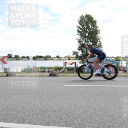 16.06.2024 - 26. Vierlanden-Triathlon Jannik Wohlers http://msf.ph/oto/6269468 16.06.2024 11:32:02 Radfahren 95, 129, 160, 206, 525, 552 meine-sportfotos.de