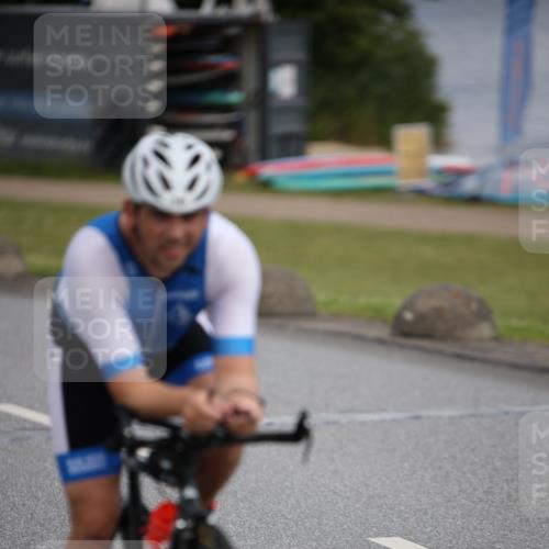 16.06.2024 - 26. Vierlanden-Triathlon Jannik Wohlers http://msf.ph/oto/6269475 16.06.2024 11:00:46 Radfahren 10, 52, 97, 218 meine-sportfotos.de