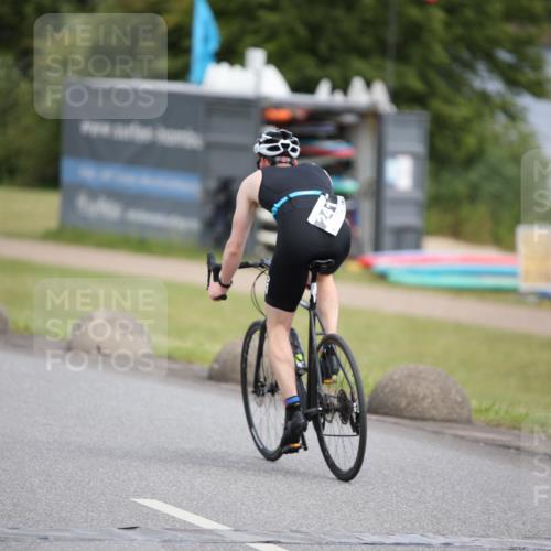16.06.2024 - 26. Vierlanden-Triathlon Jannik Wohlers http://msf.ph/oto/6269480 16.06.2024 11:01:02 Radfahren 241 meine-sportfotos.de