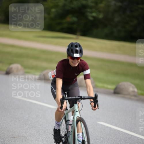 16.06.2024 - 26. Vierlanden-Triathlon Jannik Wohlers http://msf.ph/oto/6269518 16.06.2024 11:01:28 Radfahren 1, 4, 53, 176, 189, 224 meine-sportfotos.de
