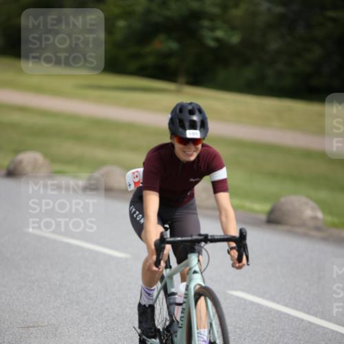 16.06.2024 - 26. Vierlanden-Triathlon Jannik Wohlers http://msf.ph/oto/6269529 16.06.2024 11:01:28 Radfahren 1, 4, 53, 176, 189, 224 meine-sportfotos.de