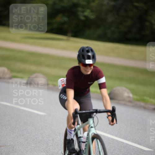 16.06.2024 - 26. Vierlanden-Triathlon Jannik Wohlers http://msf.ph/oto/6269531 16.06.2024 11:01:28 Radfahren 1, 4, 53, 176, 189, 224 meine-sportfotos.de