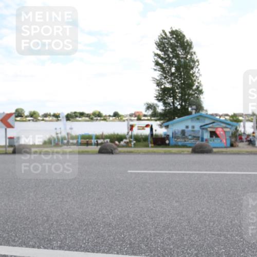 16.06.2024 - 26. Vierlanden-Triathlon Jannik Wohlers http://msf.ph/oto/6269602 16.06.2024 11:32:38 Radfahren 53, 102, 339, 351, 571 meine-sportfotos.de