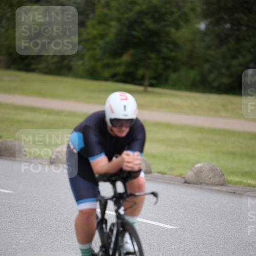 16.06.2024 - 26. Vierlanden-Triathlon Jannik Wohlers http://msf.ph/oto/6269692 16.06.2024 11:03:30 Radfahren 92, 165, 184 meine-sportfotos.de