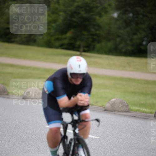 16.06.2024 - 26. Vierlanden-Triathlon Jannik Wohlers http://msf.ph/oto/6269694 16.06.2024 11:03:30 Radfahren 92, 165, 184 meine-sportfotos.de